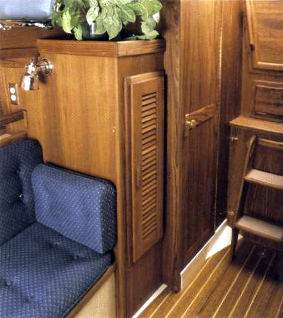 Dana 24 gallery image with filename: dana24-brochure-hanginglocker.jpg