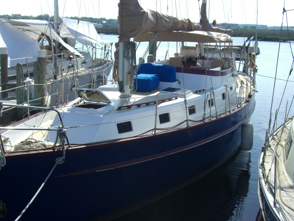 Endeavour 43 gallery image with filename: endeavour43-ketchnwind.jpg
