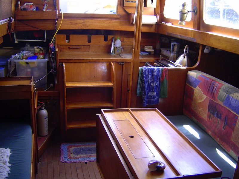 Francis Kinney Pipedream 37 gallery image with filename: franciskinneypipedream37-toroa-companionway.jpg