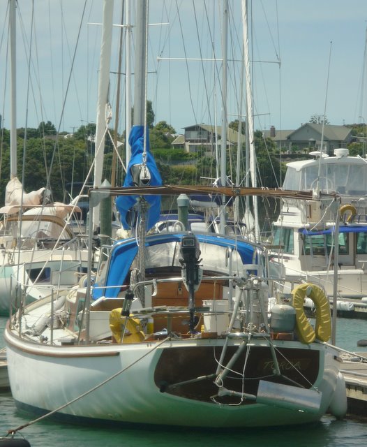 Francis Kinney Pipedream 37 gallery image with filename: franciskinneypipedream37-toroa-stern.jpg