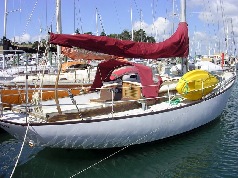 Francis Kinney Pipedream 37 gallery image with filename: franciskinneypipedream37-whetuara-docked.jpg