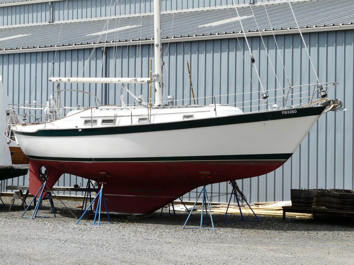 Southern Cross 35 gallery image with filename: southerncross35-valkyrie-onthehard.jpg