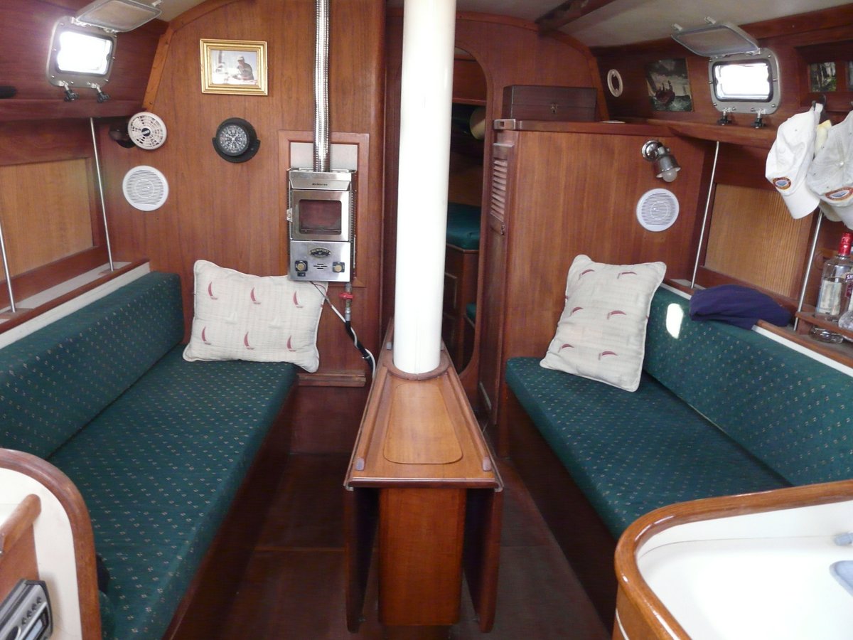 Southern Cross 35 gallery image with filename: southerncross35-valkyrie-saloon.jpg