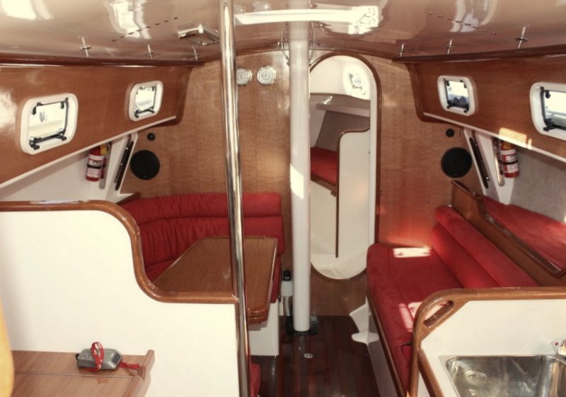 Sparkman and Stephens 34 gallery image with filename: sparkmanandstephens34-constellation-simontorvaldsen-interior.jpg
