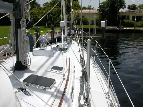 Stevens Hylas 47 gallery image with filename: stevenshylas47-deck.jpg