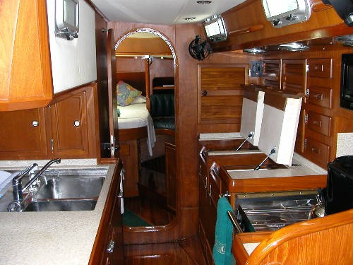 Stevens Hylas 47 gallery image with filename: stevenshylas47-galley.jpg