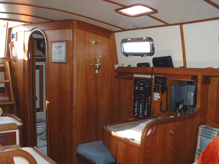 Valiant 39 gallery image with filename: valiant39-oceanexplorer-afthead.jpg